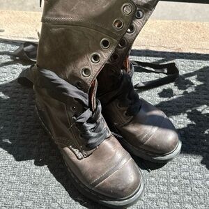 Women’s dr martens boots